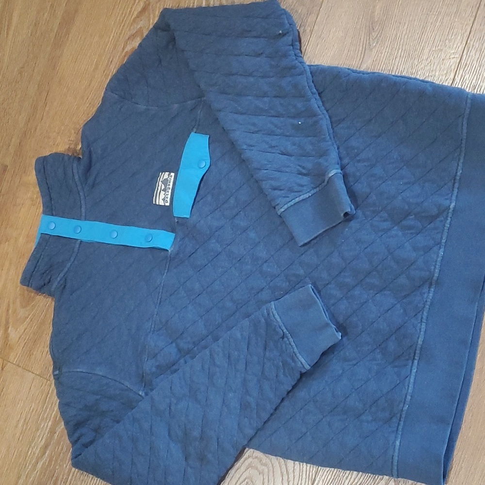Patagonia Navy Quilted Pullover with Teal Accents